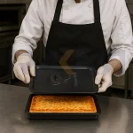 درب قالب پیتزا آمریکایی آلومینیومی روکش تفلون ۱۸×۲۴ سانتیمتری